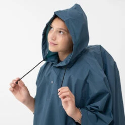 Poncho Impermeable De Montaña Y Trekking Máx. 10 Litros Adulto Forclaz 50 -Outdoor Tienda poncho impermeable de montaa y trekking max 10 litros adulto forclaz 50 4